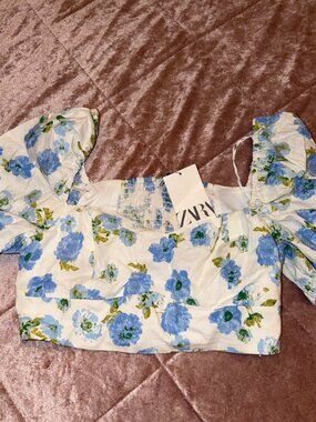 Zara floral cotton blue white crop top with a smocked back Italian vacation